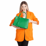Дамска чанта от естествена кожа Elisa  - светло зелена